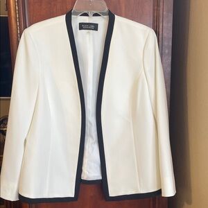 Evan Picone Cream Blazer with Black Trim